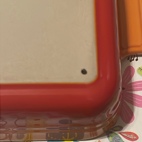 Le CREUSET 6"x6” Square Petite Stonewear Baking Dish - Flame - Picture 6 of 7